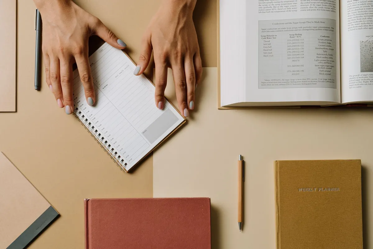 How to Write a Spoiler-Free Book Review That Still Says Something Useful